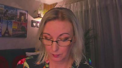 VanessaLUX live cam on Cam4
