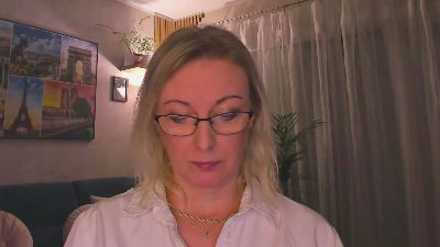 VanessaLUX live cam on Cam4