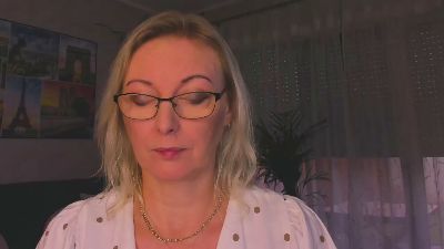 VanessaLUX live cam on Cam4