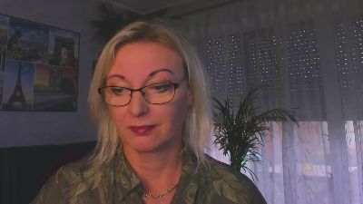 VanessaLUX live cam on Cam4