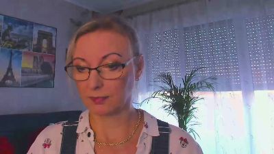 VanessaLUX live cam on Cam4