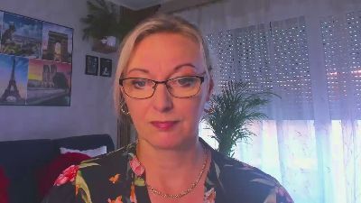 VanessaLUX live cam on Cam4