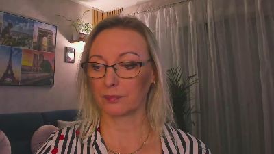 VanessaLUX live cam on Cam4