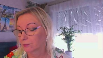 VanessaLUX live cam on Cam4