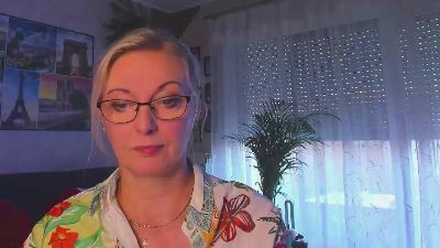 VanessaLUX live cam on Cam4
