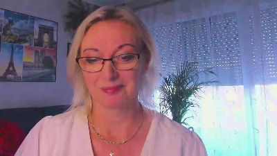 VanessaLUX live cam on Cam4