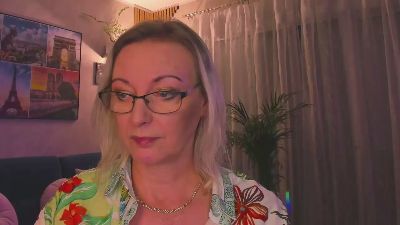 VanessaLUX live cam on Cam4