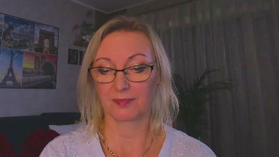 VanessaLUX live cam on Cam4