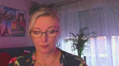VanessaLUX live cam on Cam4