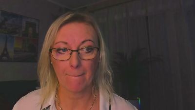 VanessaLUX live cam on Cam4