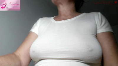 VanessaRed2 live cam on Cam4