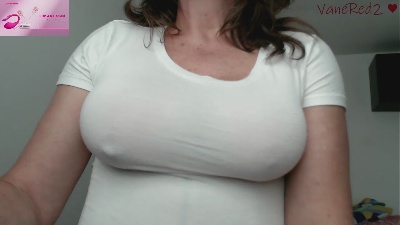 VanessaRed2 live cam on Cam4