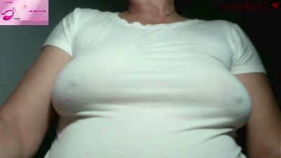 VanessaRed2 live cam on Cam4