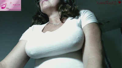 VanessaRed2 live cam on Cam4