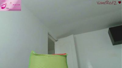 VanessaRed2 live cam on Cam4