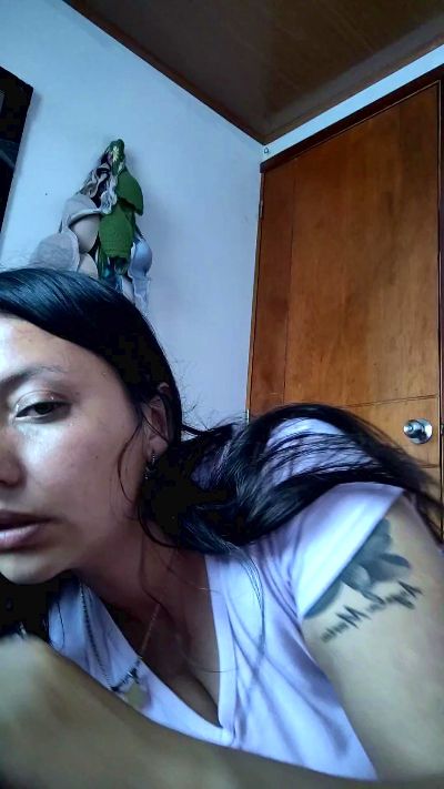 Vanessagoodfeel live cam on Cam4