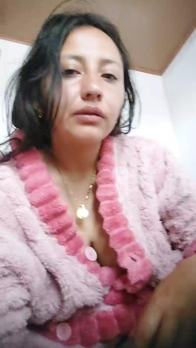 Vanessagoodfeel live cam on Cam4