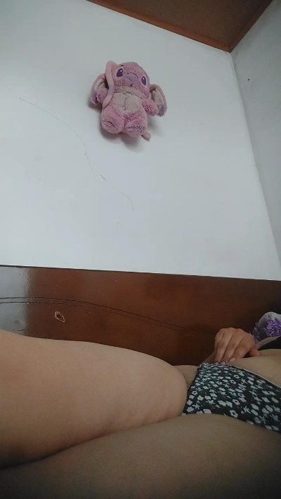 Vanessagoodfeel live cam on Cam4