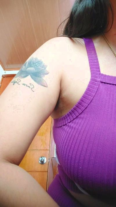 Vanessagoodfeel live cam on Cam4