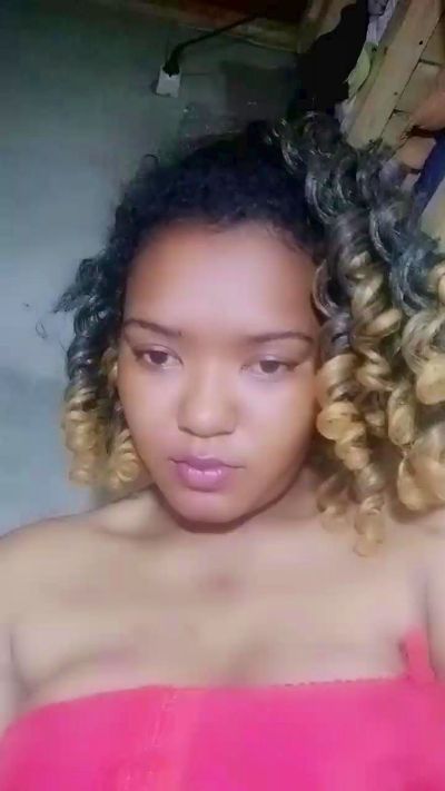 Vanessahot09 live cam on Cam4
