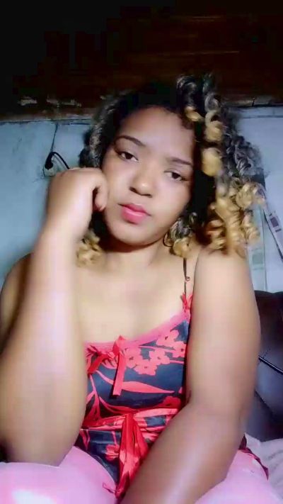Vanessahot09 live cam on Cam4