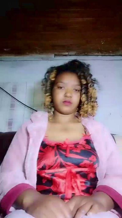 Vanessahot09 live cam on Cam4