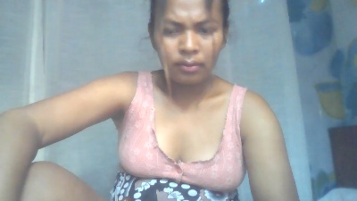 Vaniaa1 live cam on Cam4