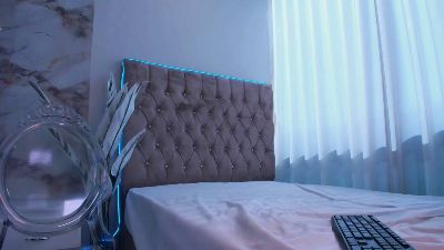 VanillaFlo live cam on Cam4