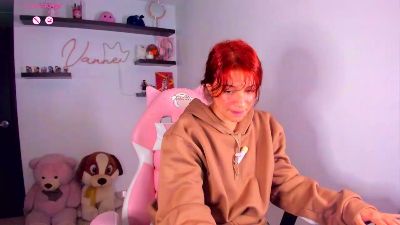 Vannessa_Shy live cam on Cam4