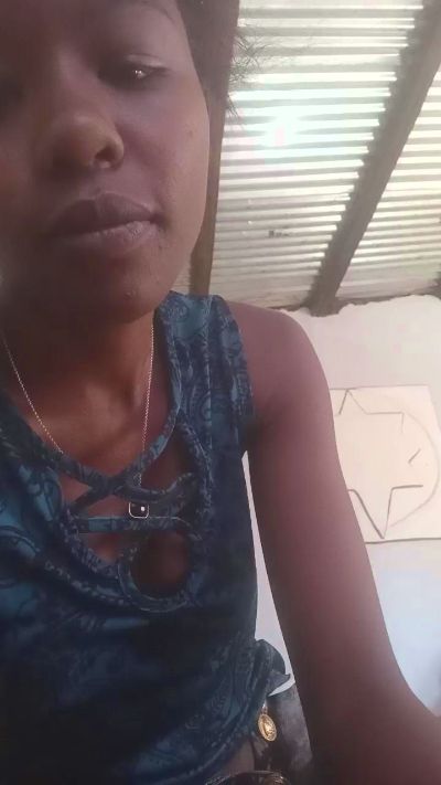 Vannyah2 live cam on Cam4