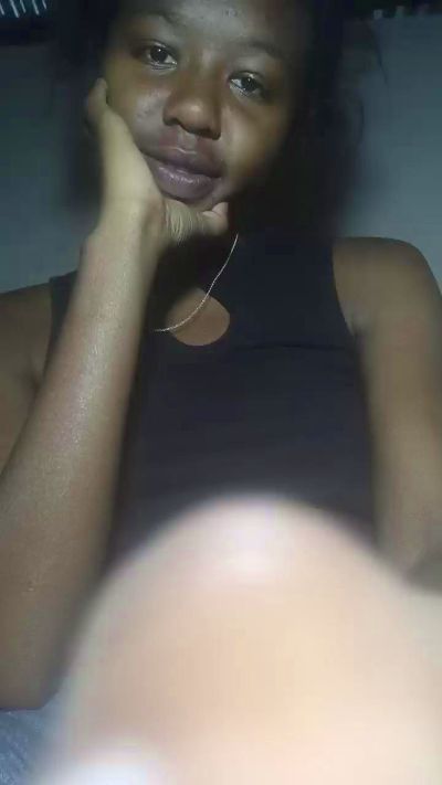 Vannyah2 live cam on Cam4