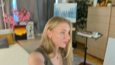 VaporWillow live cam on Cam4
