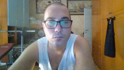 Varen86 live cam on Cam4