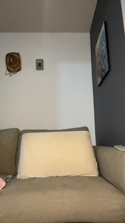 Vatomachin live cam on Cam4