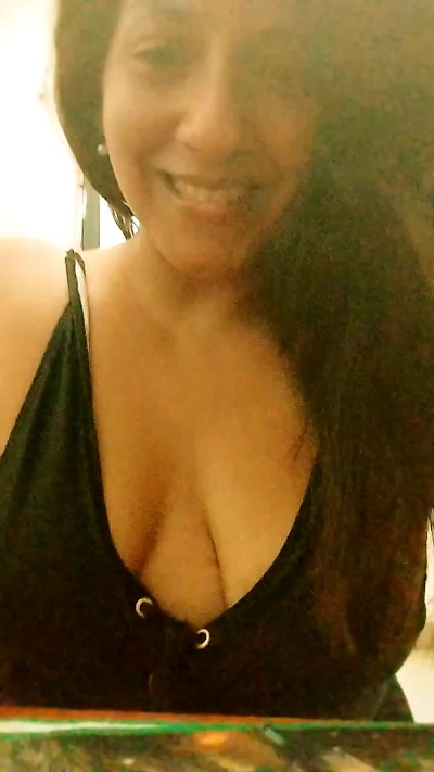 Velmoramoon live female webcam from Argentina