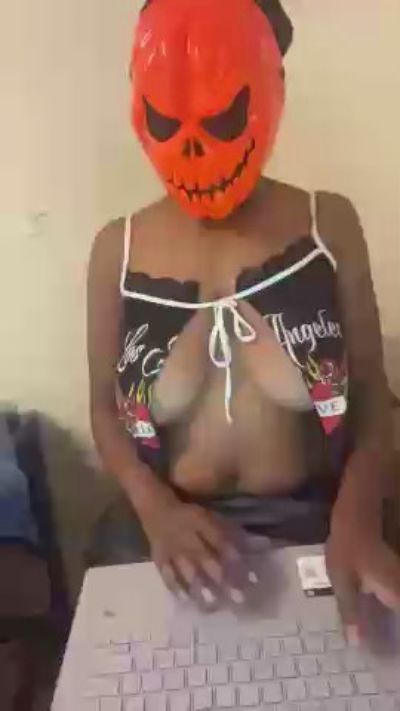 Velvet69keys live cam on Cam4