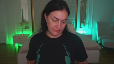 VelvetLuck live cam on Cam4