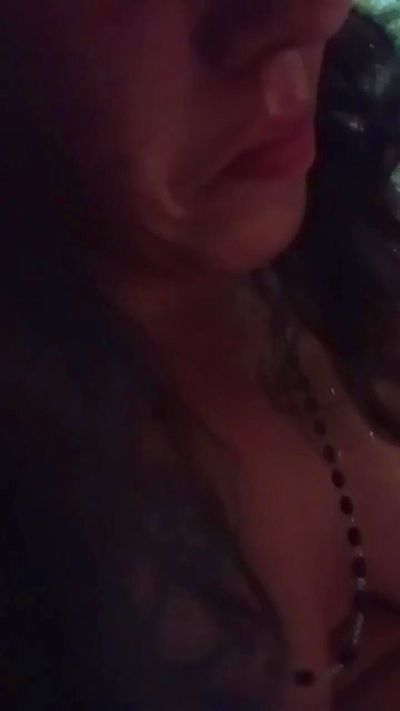 Velvetrayne live cam on Cam4
