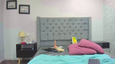 Velvett_Nova live cam on Cam4