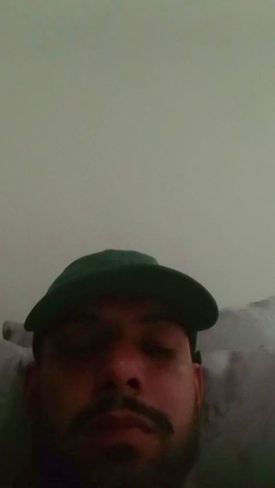Vemquente09 live cam on Cam4