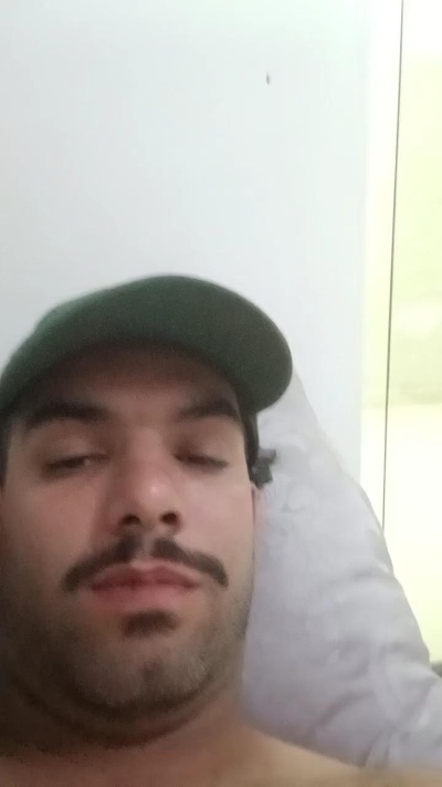 Vemquente09 live cam on Cam4