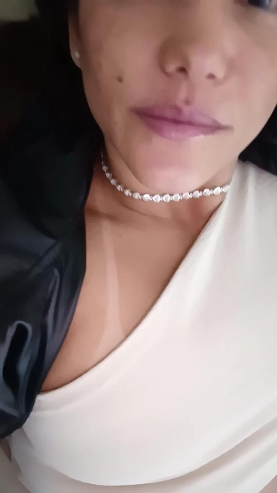 VeneraRibs live cam on Cam4