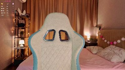 VeniceHatton live cam on Cam4