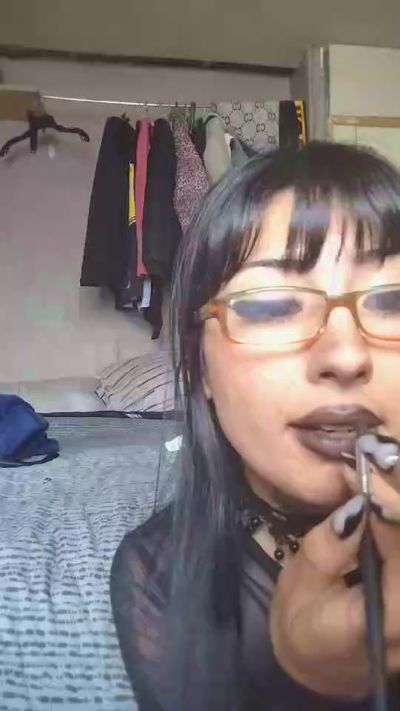 Venom_Doll live cam on Cam4