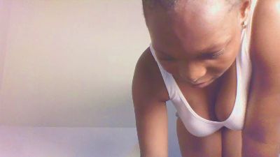 Verah2 live cam on Cam4