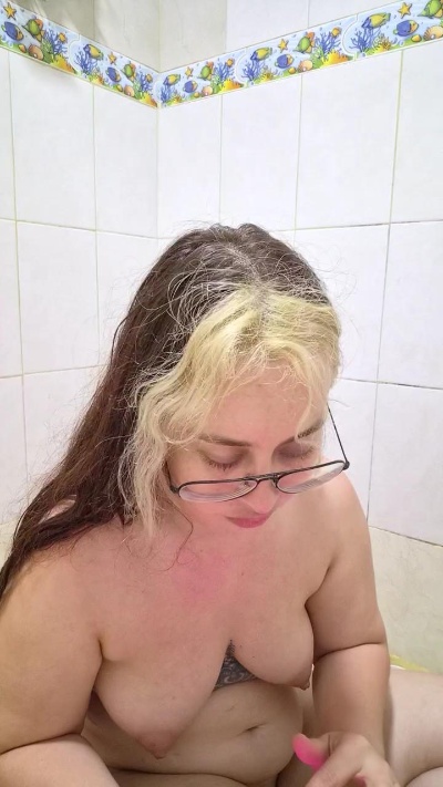 Veronaughty4U live cam on Cam4