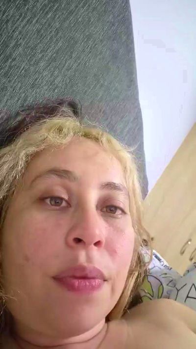 Veronaughty4U live cam on Cam4