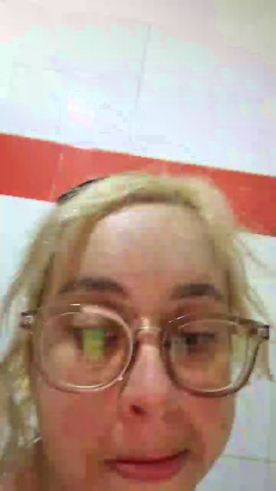 Veronaughty4U live cam on Cam4