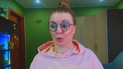 VeronnikaG live cam on Cam4