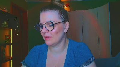 VeronnikaG live cam on Cam4